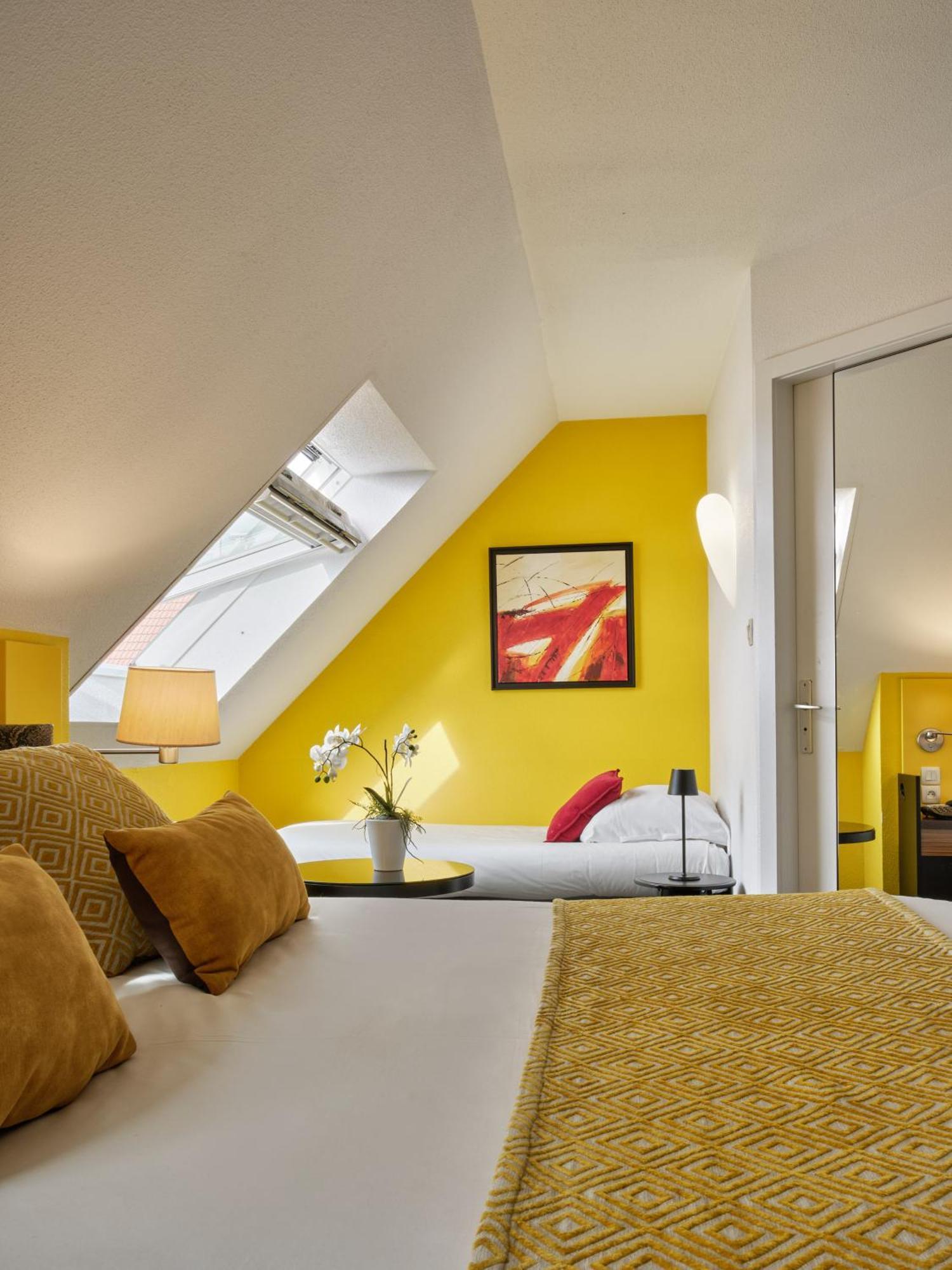 Hotel Restaurant Crystal เอสชไตน์ ภายนอก รูปภาพ