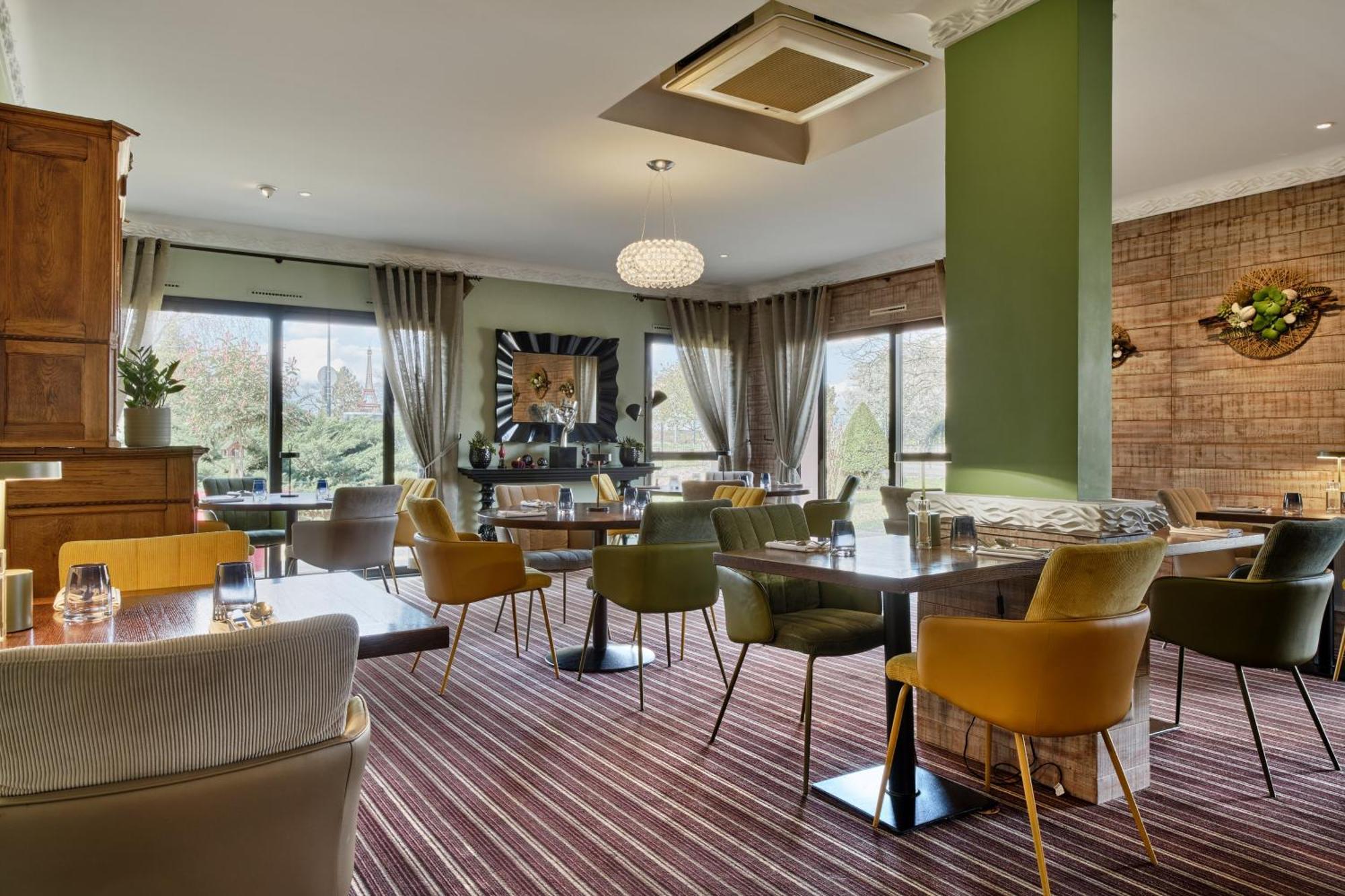 Hotel Restaurant Crystal เอสชไตน์ ภายนอก รูปภาพ